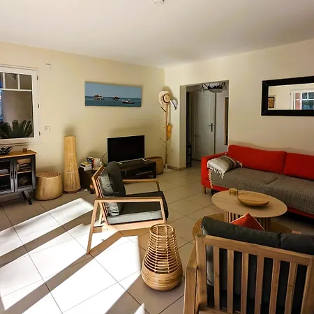 T3 76m² avec terrasse, balcon, à 100m de la plage d'Eyrac, parking et WIFI - FR-1-420-154