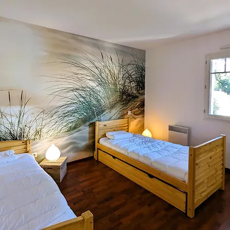 T3 76m² avec terrasse, balcon, à 100m de la plage d'Eyrac, parking et WIFI - FR-1-420-154