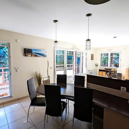 T3 76m² avec terrasse, balcon, à 100m de la plage d'Eyrac, parking et WIFI - FR-1-420-154 Daire Arcachon